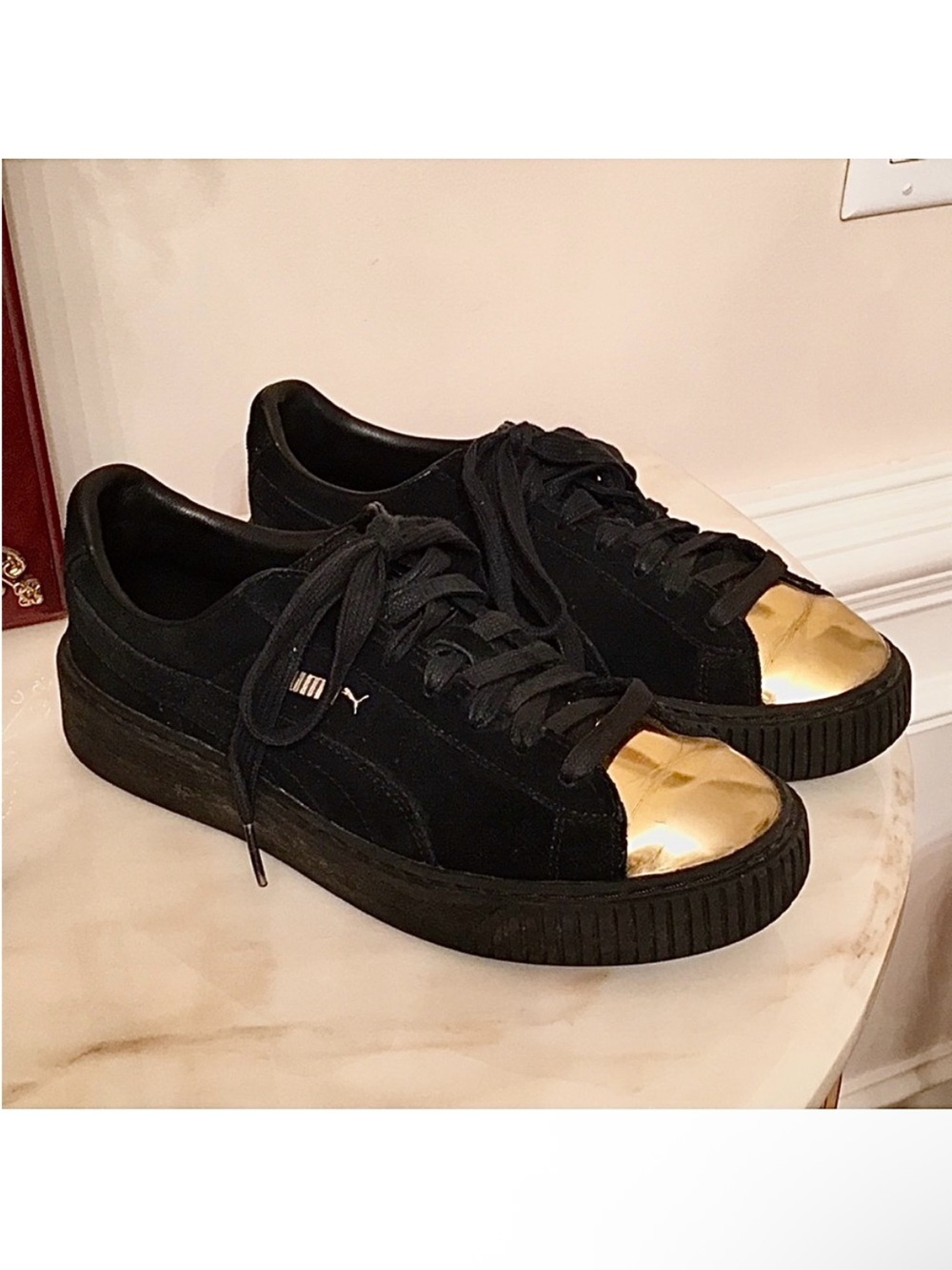 Puma Lace up suede black gold lace up sneakers sz.8.5